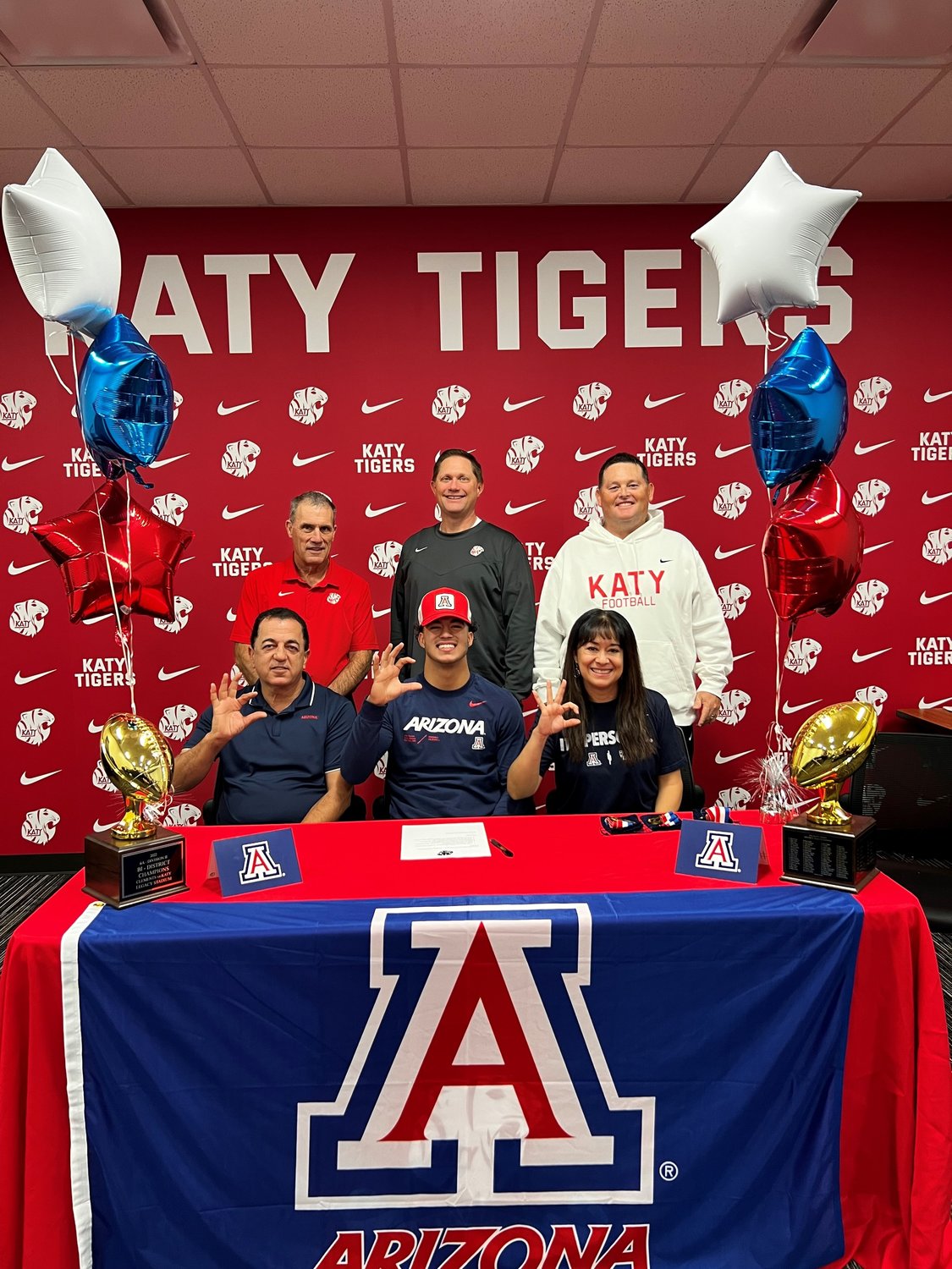 Arian Parish signed to play football at the University of Arizona over the winter signing period.